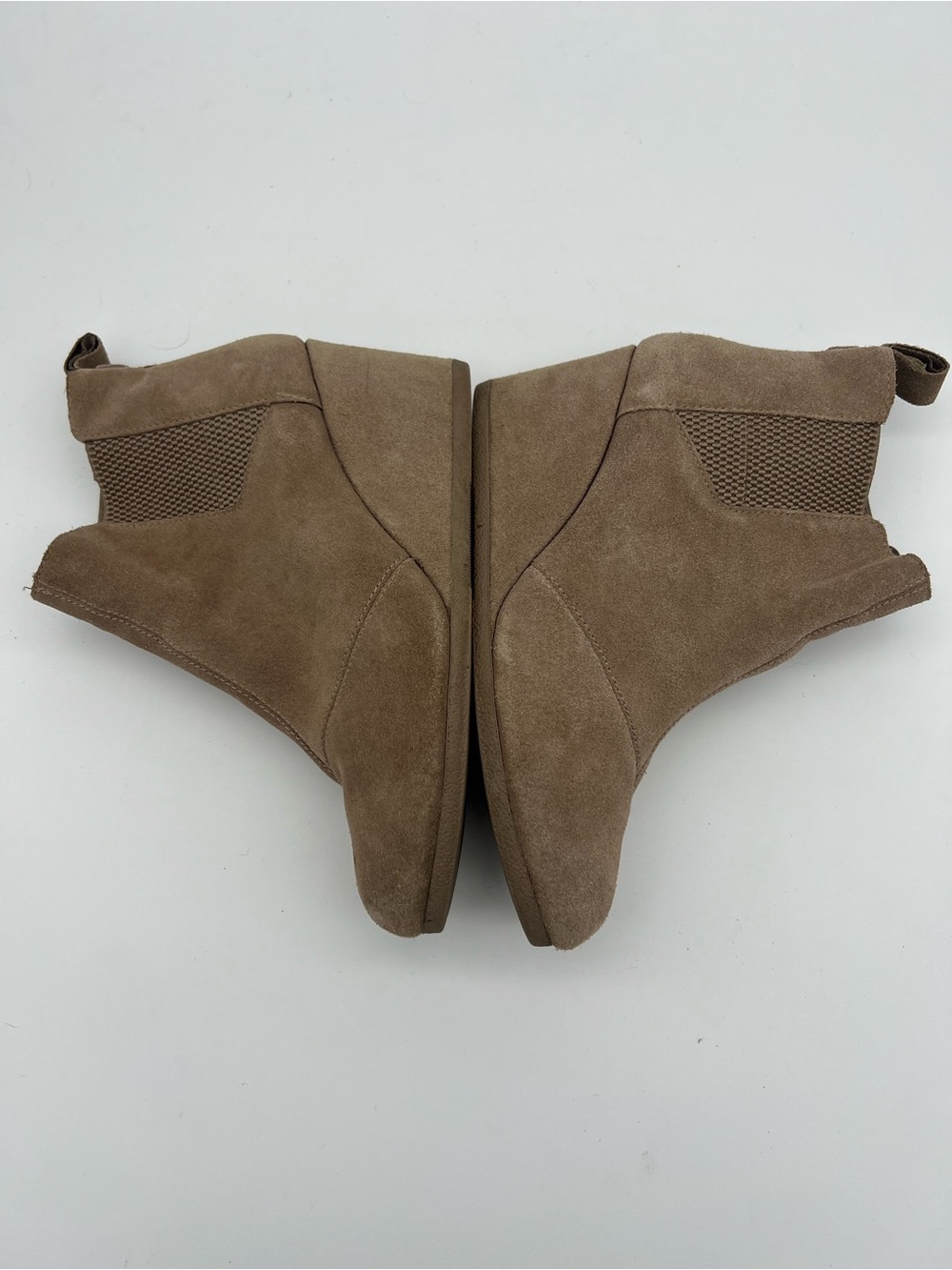 TOMS suede leather Wedge heels Chelsea Boots in tan beige women’s size 9 - Picture 2 of 9